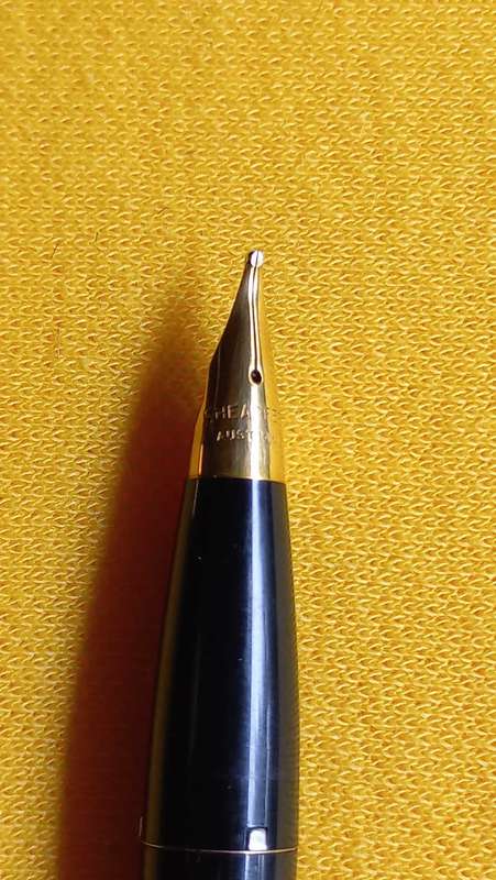 Vintage Sheaffer fountain pen- white dot