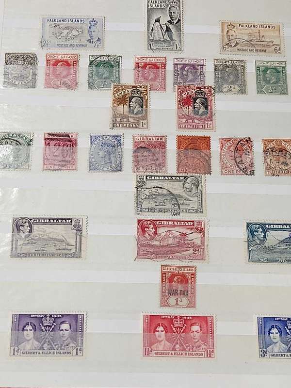 British Empire - HUGE value incl. many QVs - in Stunning 16-page Kabe album