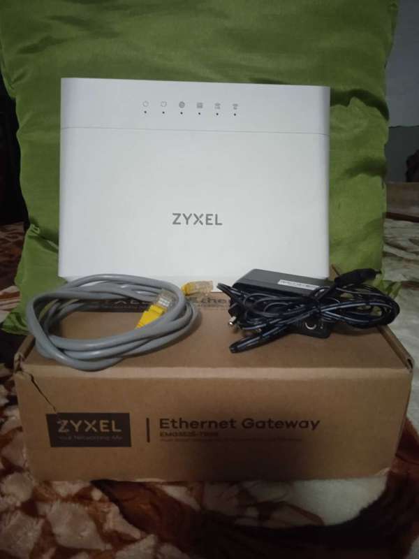 ZYXEL EMG3525-T50B fibre Router