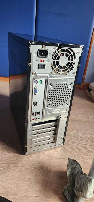 **For Sale: Intel Celeron G460 Desktop with 2GB DDR3 RAM and 500GB HDD**