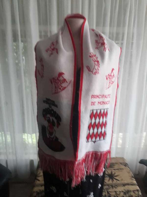 CIRCUS SCARF FORM THE 1980`S PRINCIPAUTE DE MONACO FESTIVAL INTERNASTIONAL OU MONTECARLO