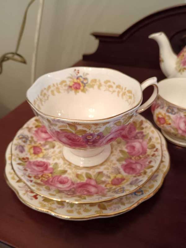 Royal Albert Serena Teaset for Two