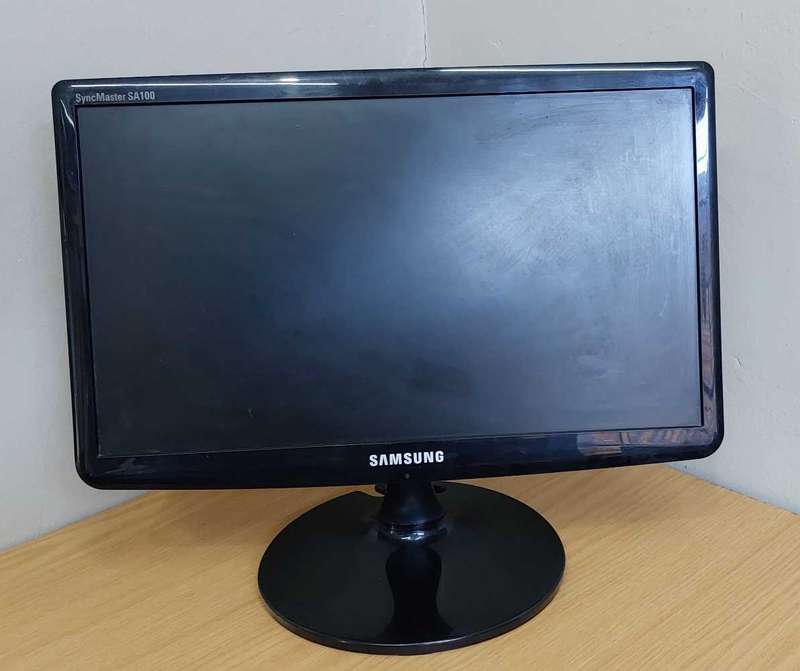 Samsung SyncMaster SA100 18.5 inch LCD Monitor
