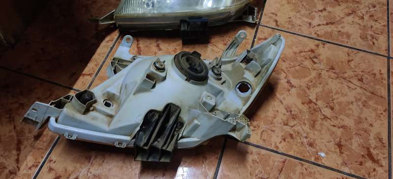 Toyota Hilux D4D 09-11 Original Headlights