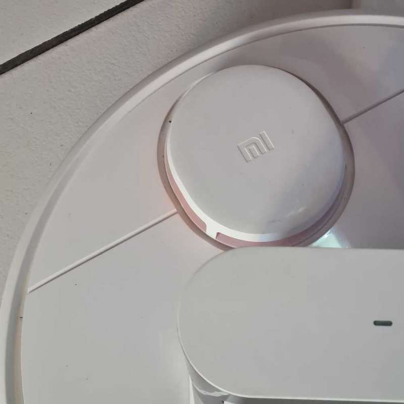 Mi Robot vacuum mop P (working, replace battery)
