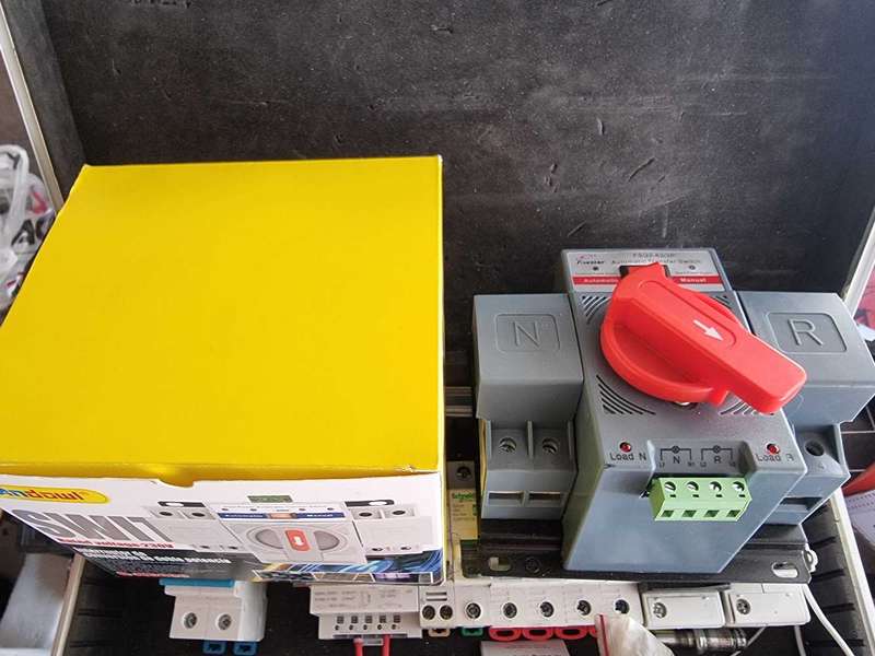 *Crazy* 2 x ATS SINGLE PHASE - AUTOMATIC CHANGE-OVER  SWITCHES