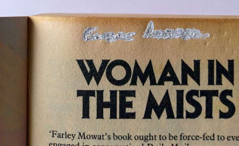 Woman in the Mists: The Story of Dian Fossey and the Mountain Gorillas of Africa by Farley Mowat