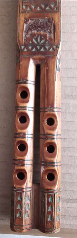 Drone flute made in Yugoslavia. Length 32.3cm. Width 4.2cm. Height 2cm.