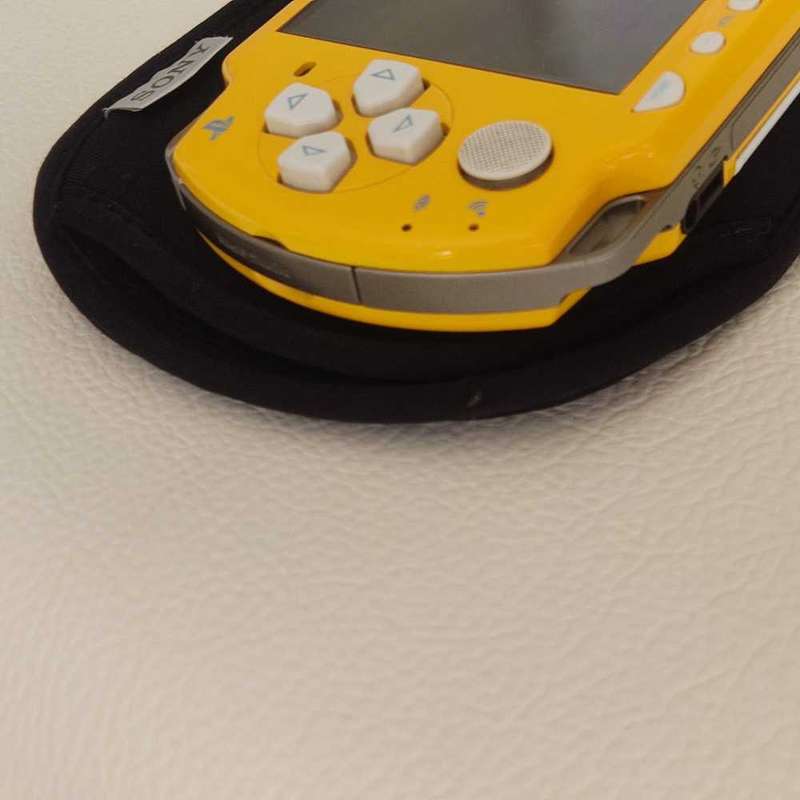 Sony Psp 2000 The Simpsons Limited Edition Console