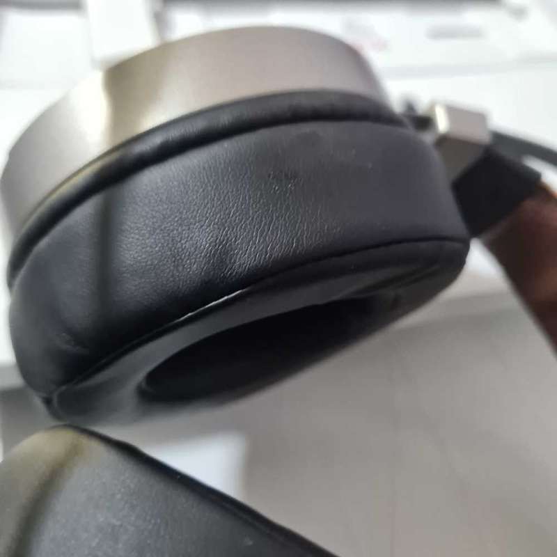 Large excellent quality PS4/PC gaming/music headset. USB. Basically new. Used once for testing