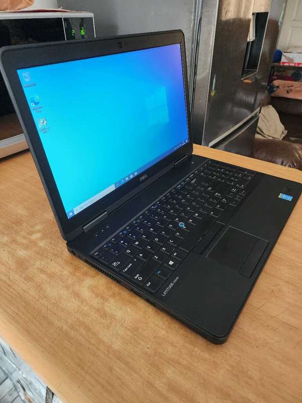 DELL LATITUDE E5540 i7 4th GEN LAPTOP FOR SALE !!!!