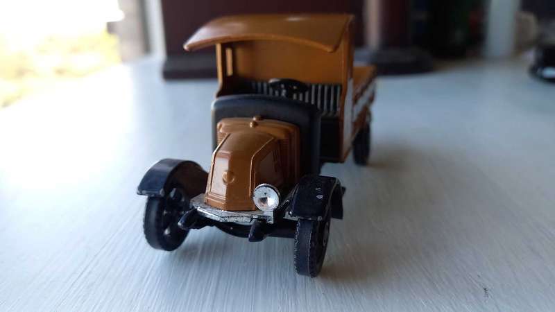 Corgi 1926 Renault truck
