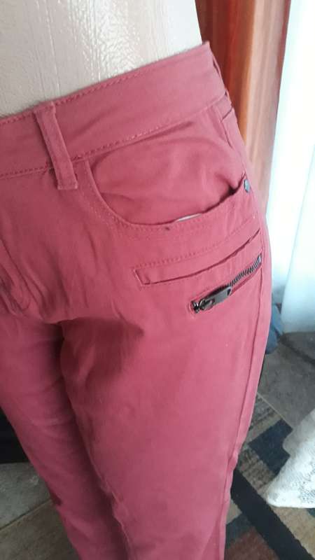 CROP ROSE PINK PANTS BY KELSO PETITE SIZE 16 - LIKE NEW CONDITION