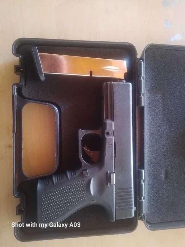 Aksa-14 glock blank gun