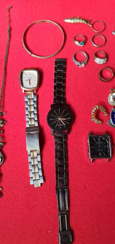 22 × Jewellery Items