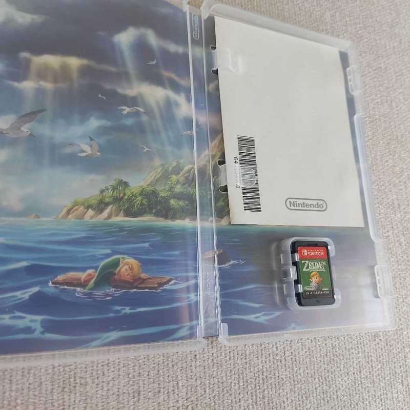 The Legend of Zelda Link`s Awakening Nintendo Switch Limited Edition
