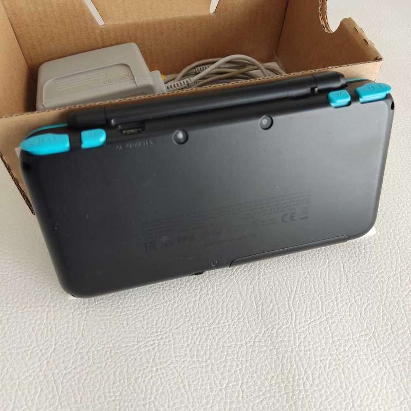 "New" Nintendo 2ds Xl Console with Original Packaging