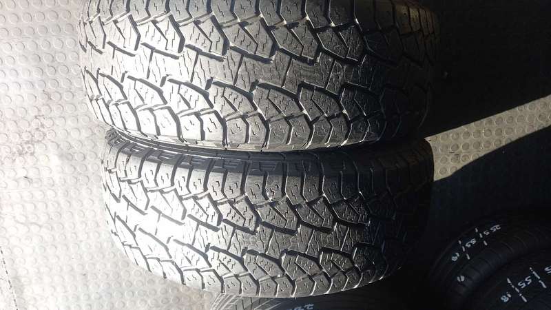 265/60/18 Hankook Dinapro. Still looking good