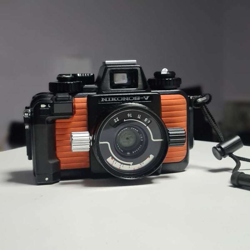 Nikonos V