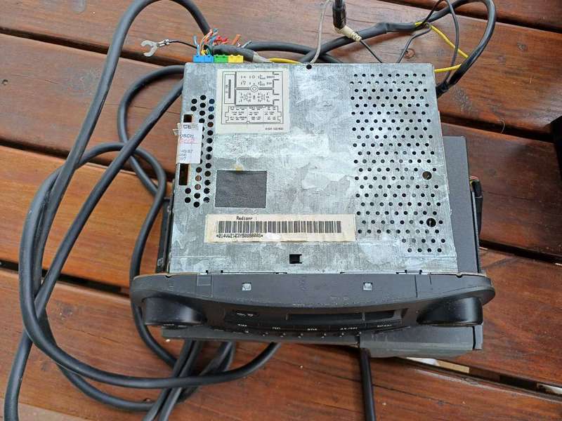 VW Beetle original radio and cd shuttle