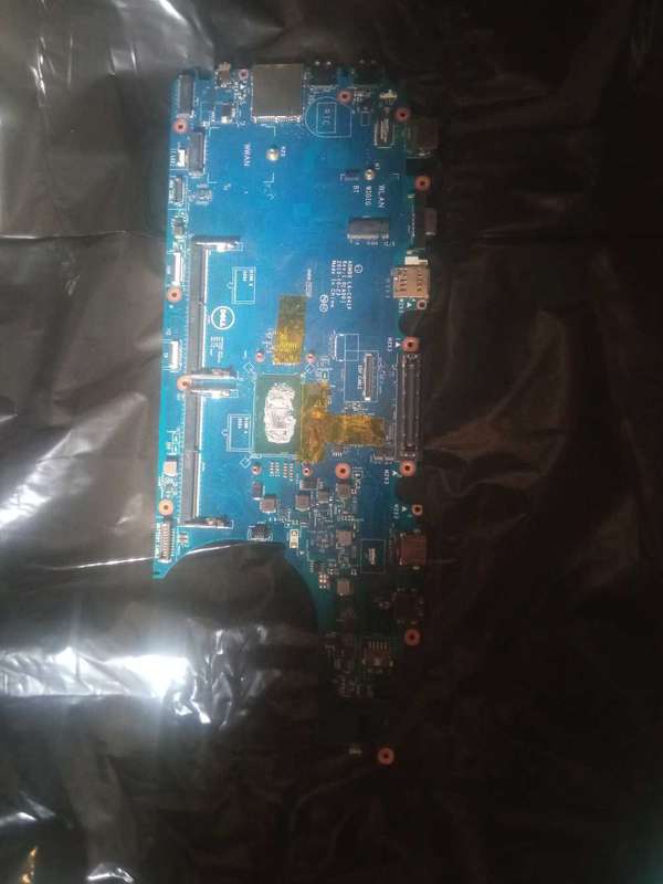 Latitude 5570 motherboard
