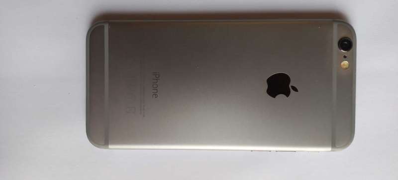 IPhone 6 Space Grey (Damaged screen)