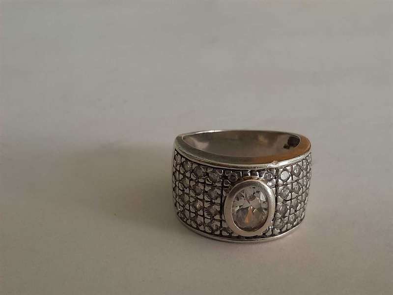 Three 925 silver rings, diameter 19mm.