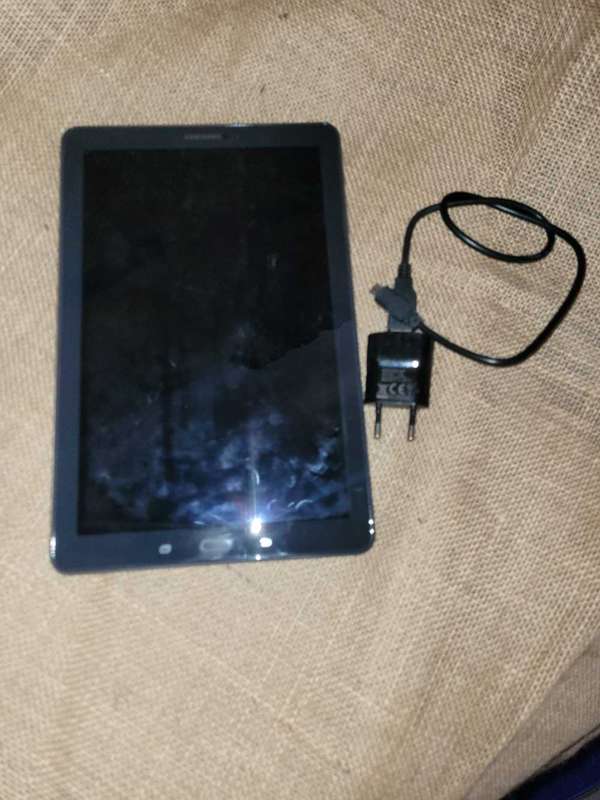 Samsung A6 tablet with S pen. Great condition