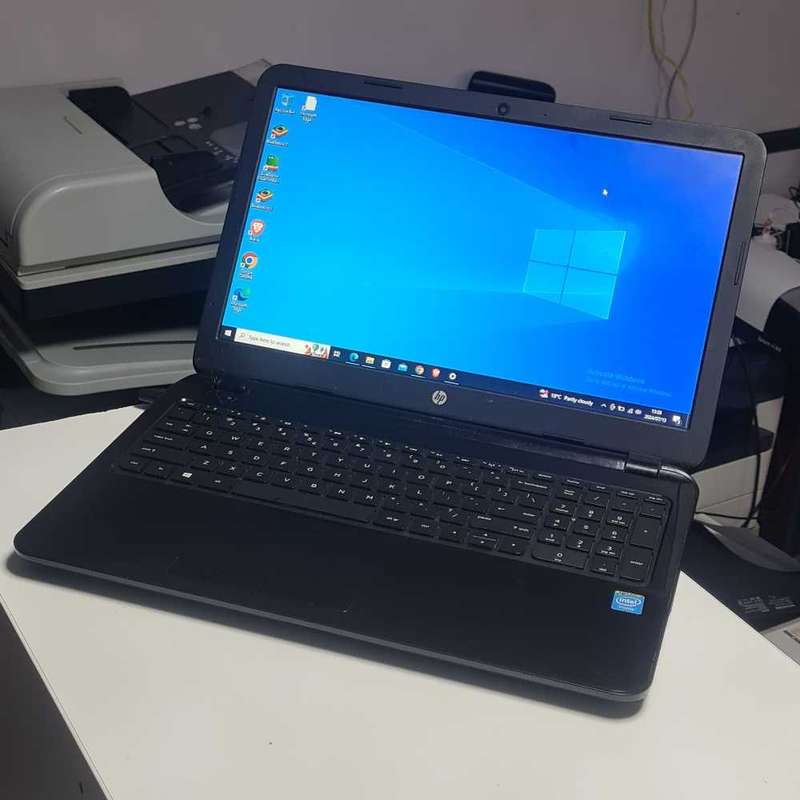 hp 15 notebook pc. Celeron N2840