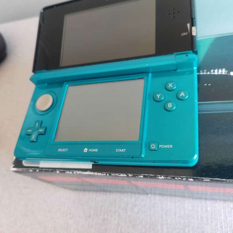 Nintendo 3DS Console with original charger