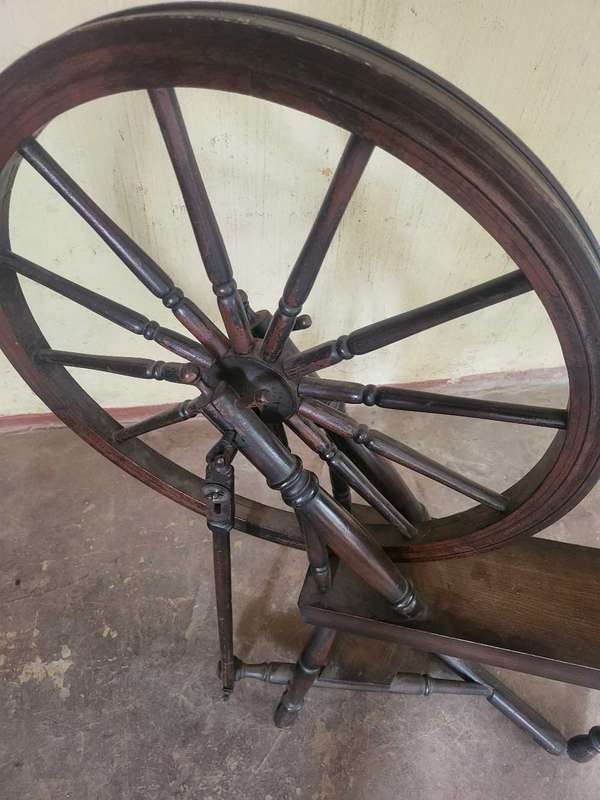 Antique spinning wheel