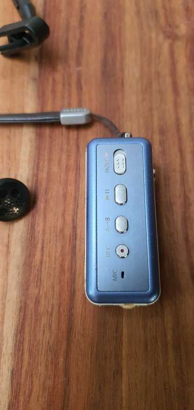 Super Rare Samsung MP3 player from 2005 in 100% working condition