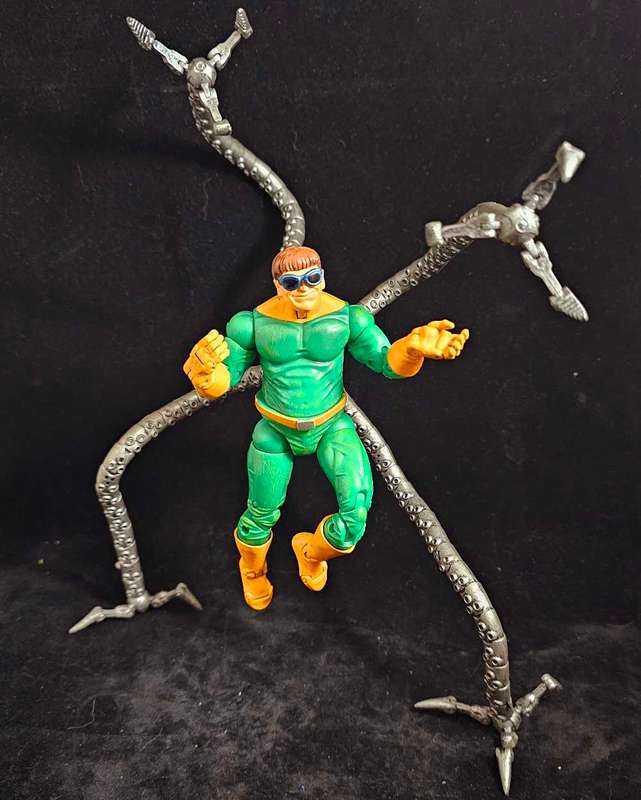 ToyBiz Marvel Legends Doc Ock