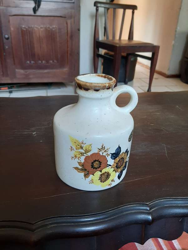 Earthenware container