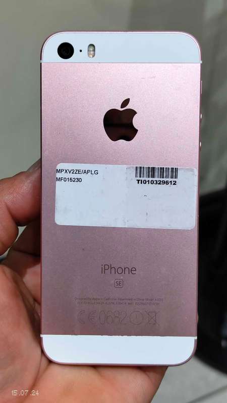 Apple iPhone SE 1st gen 64GB ROSE GOLD excellent condition (Pre Owned)