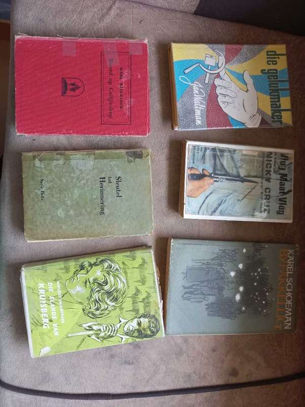 Bulk books Auction