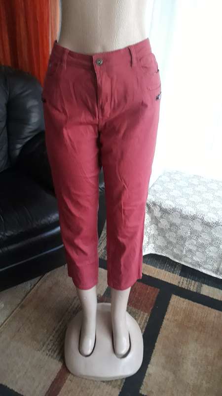 CROP ROSE PINK PANTS BY KELSO PETITE SIZE 16 - LIKE NEW CONDITION
