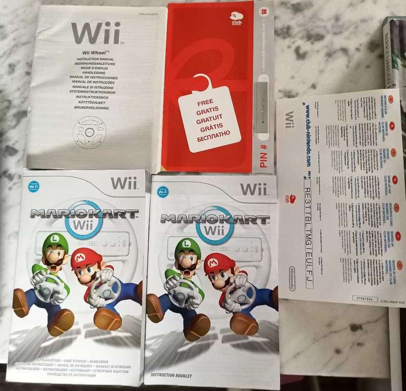 Mario Kart Wii with box and Wheel (PAL)