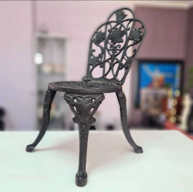 Portable Cast-iron decorative chair