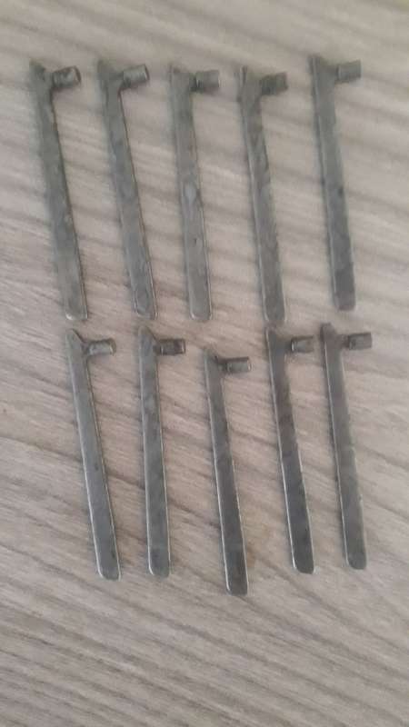 PASSAP ELECTRONIC KNITTING MACHINE PARTS E6000 NEEDLE RARE FRONT BED PUSHERS - R10 EACH