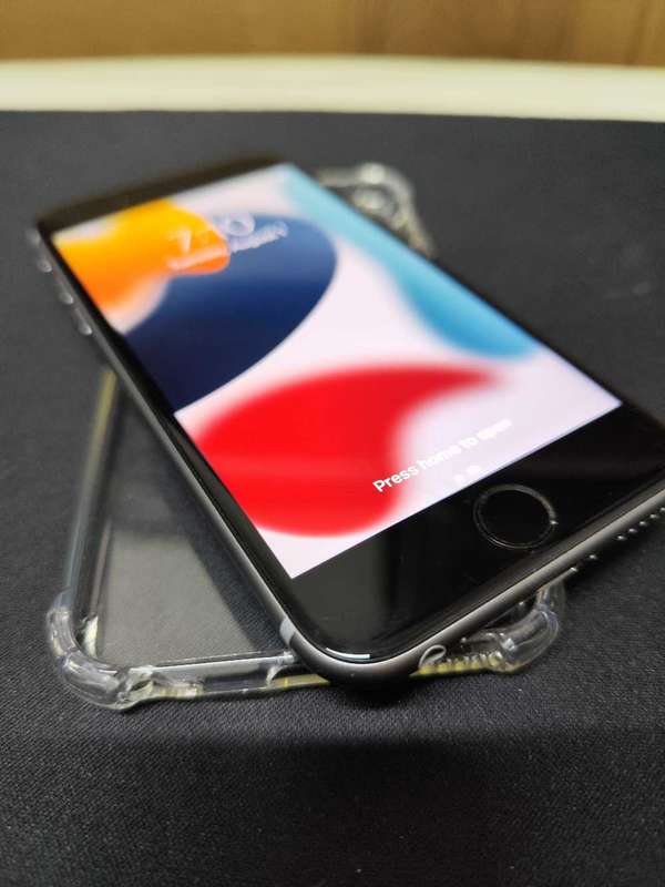 iPhone 6s 64 GB EXCELLENT CONDITION 99% Battery Health