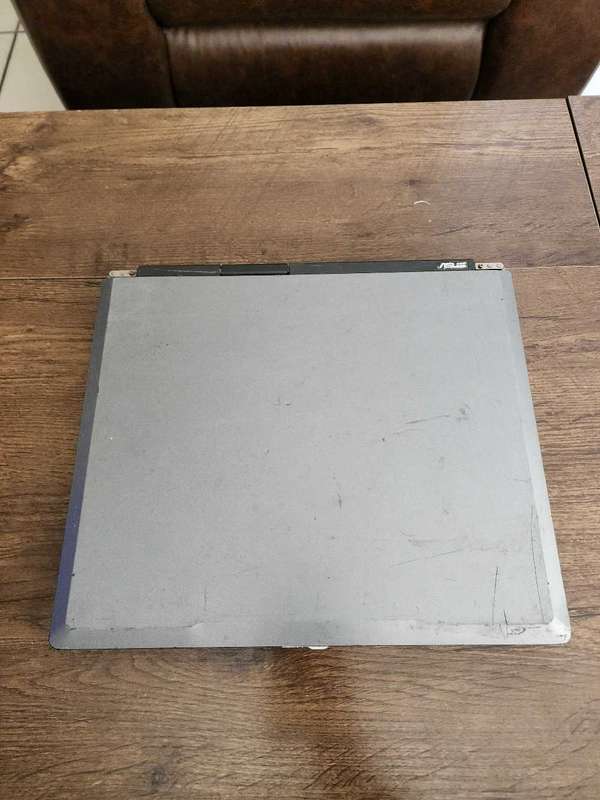 ASUS A3000 OLD LAPTOP