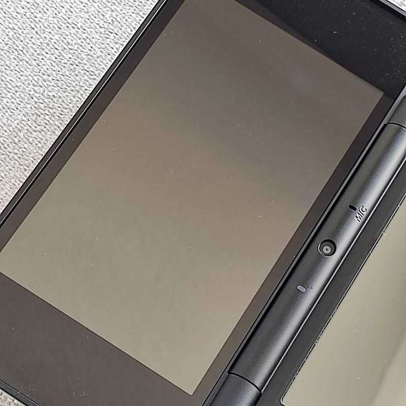 `New` Nintendo 2ds xl console with original stylus and charger