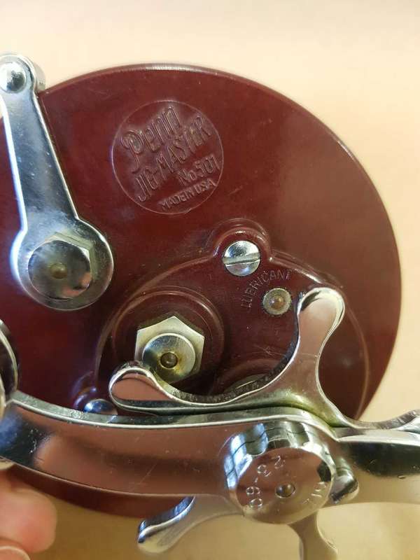 Penn 501 Jigmaster, Backelite spool