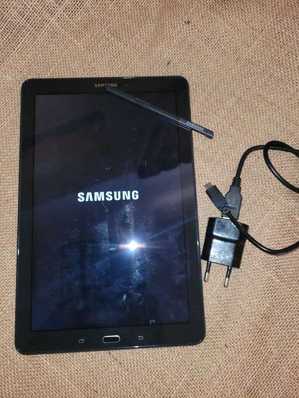 Samsung A6 tablet with S pen. Great condition