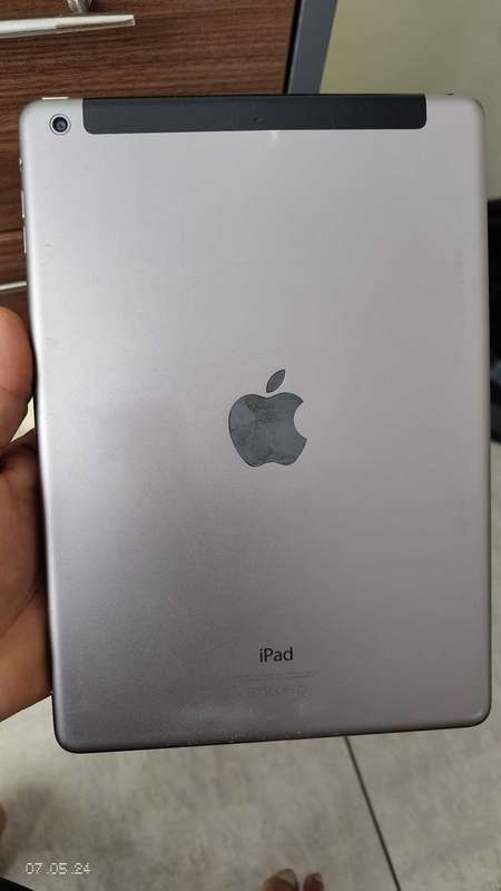 Apple iPad Air 32Gb cellular+ wifi Space Grey A1475(Pre Owned)