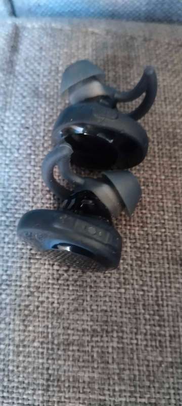 Bose SoundSport Free Wireless Earphones  Black