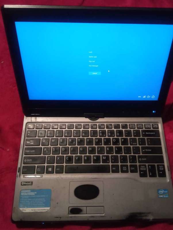 Fujitsu t732 touch screen laptop