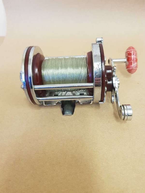 Penn 140 Squidder. Backelite spool.