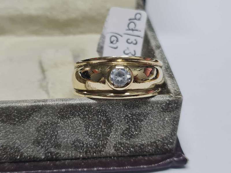Yellow Gold 9ct Female Band Ring with CZ Stone